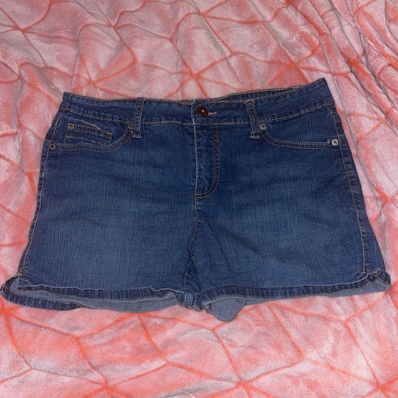 Faded Glory jean shorts - Picture 1 of 6